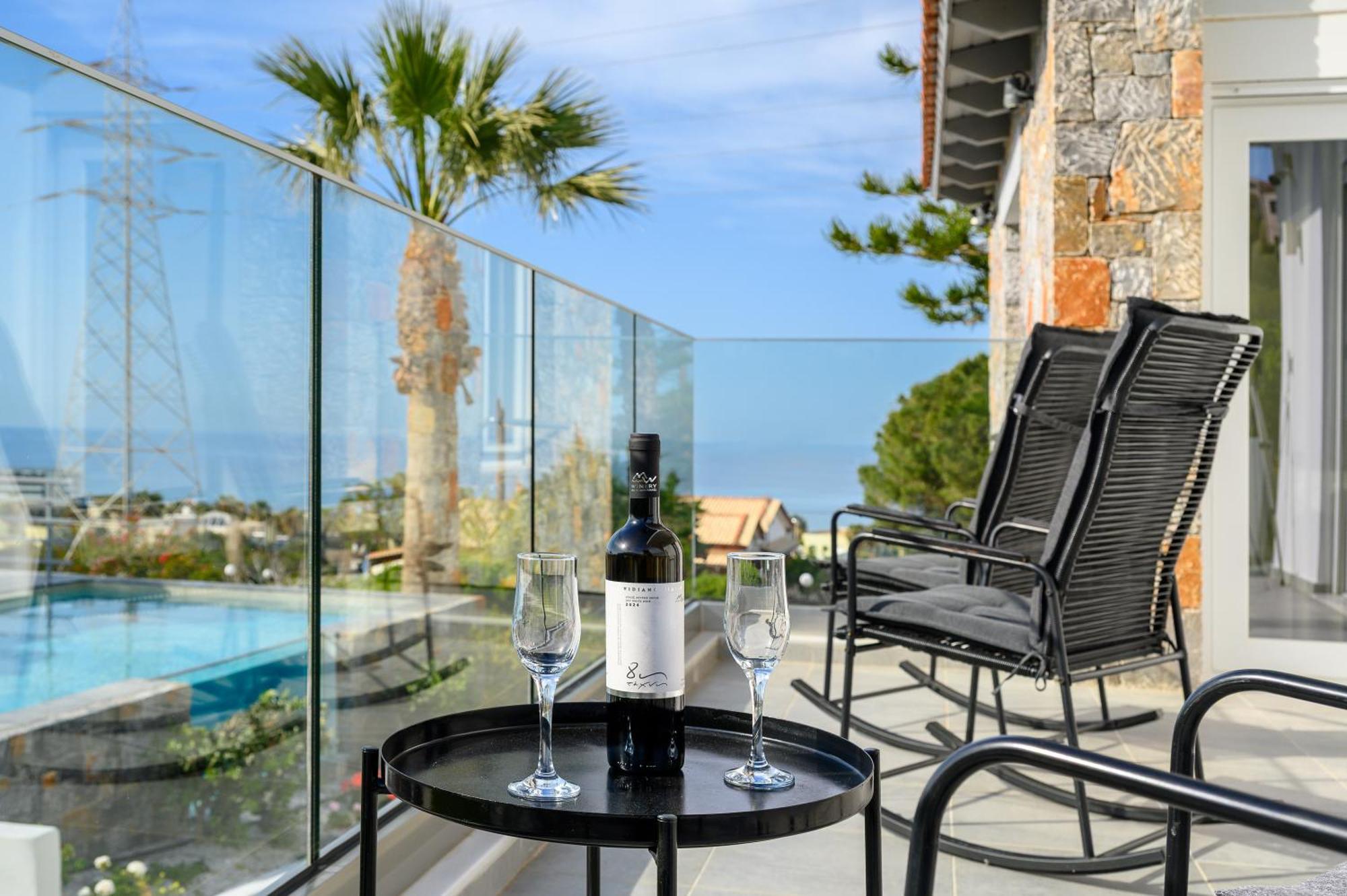 Queen'S Gem Luxury Villa - Heated Jacuzzi & Pool خيرسونِسوس المظهر الخارجي الصورة