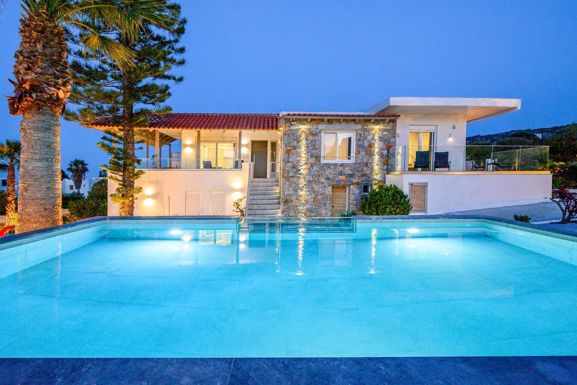 Queen'S Gem Luxury Villa - Heated Jacuzzi & Pool خيرسونِسوس المظهر الخارجي الصورة
