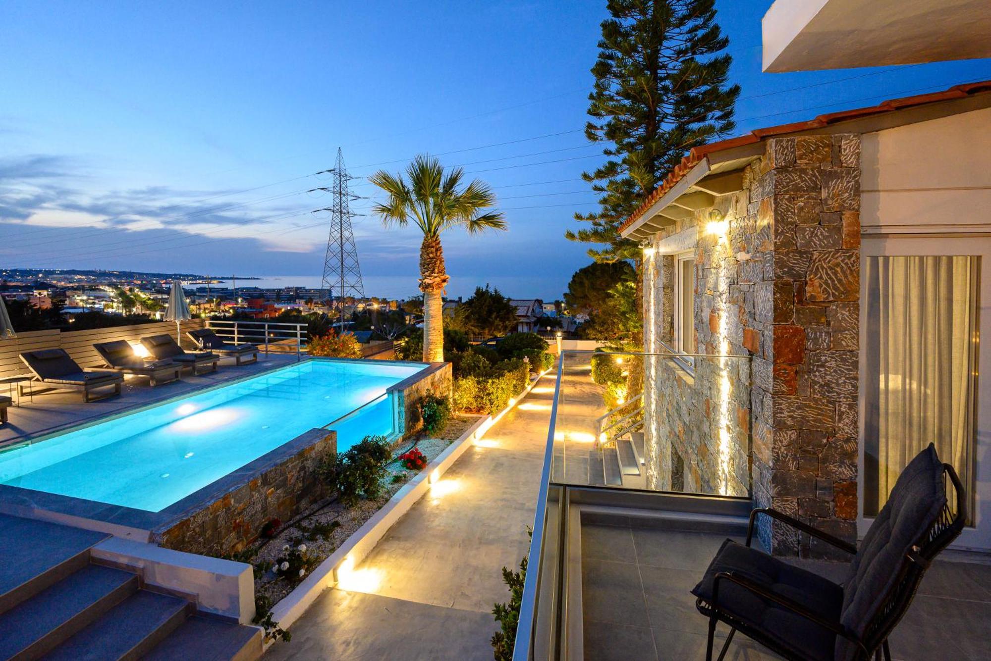 Queen'S Gem Luxury Villa - Heated Jacuzzi & Pool خيرسونِسوس المظهر الخارجي الصورة