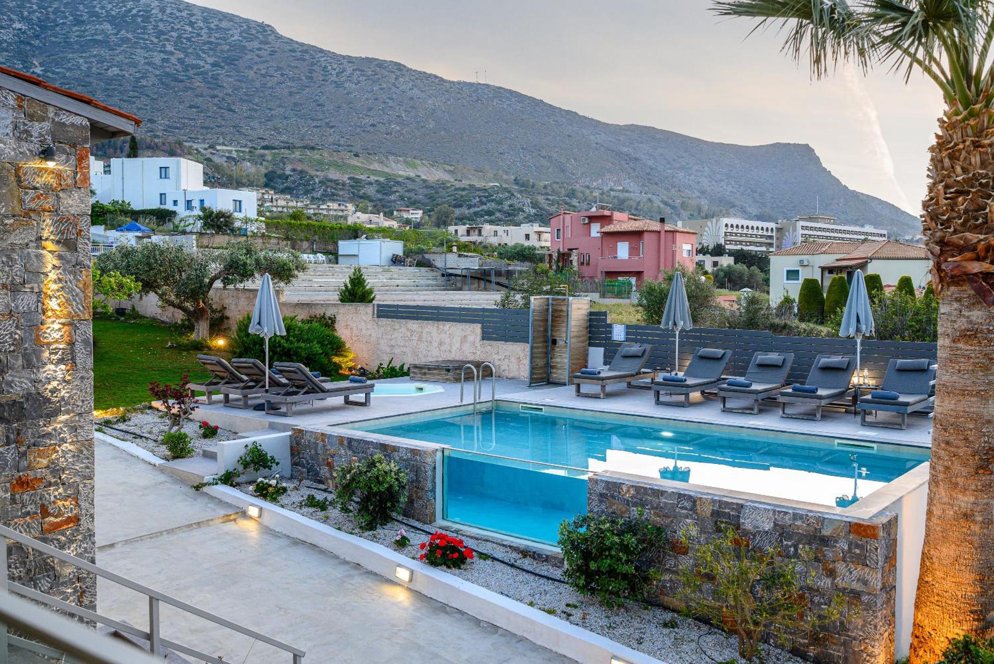 Queen'S Gem Luxury Villa - Heated Jacuzzi & Pool خيرسونِسوس المظهر الخارجي الصورة